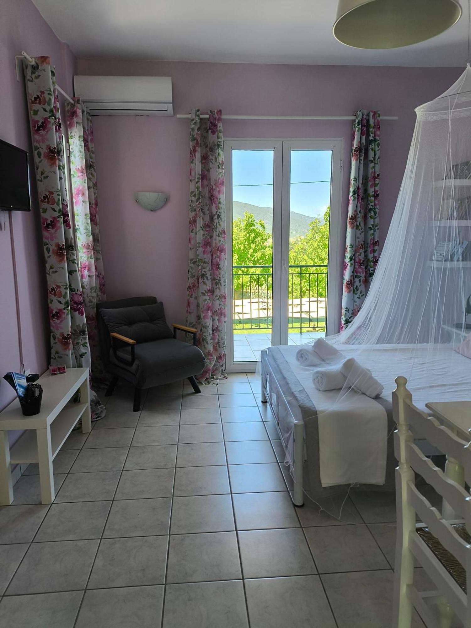 Rosegarden Villa Sami  Ruang foto
